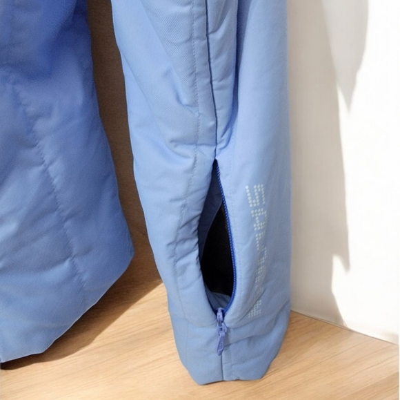 Salomon woman's ski jacket size small petite  light blue. In immaculate cond. - Picture 11 of 13